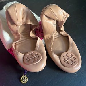 Minnie Travel Ballet with logo- soft napa leather